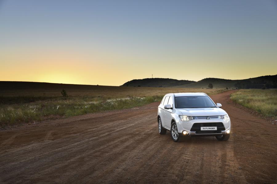  Mitsubishi Outlander 2015 года  (ZA) (фото 4 из 10)